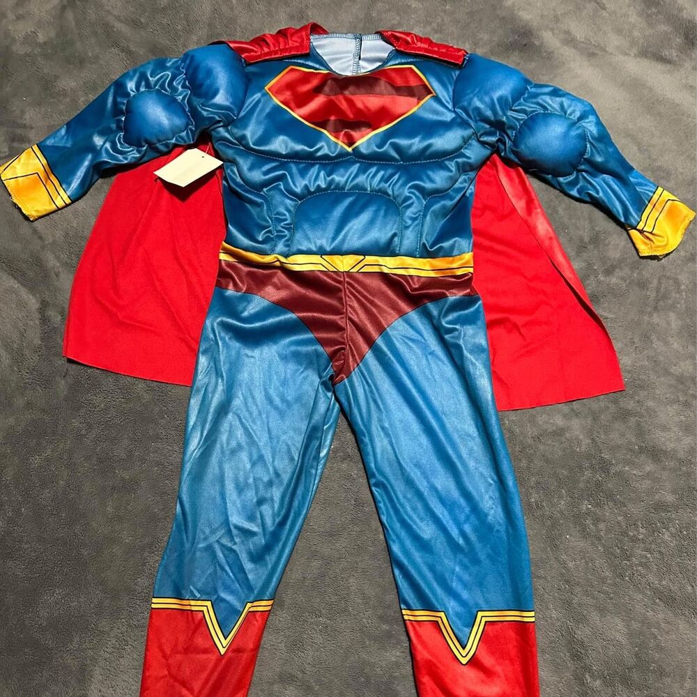 NEW Toddler Superman Halloween Costume (Size: 4T)